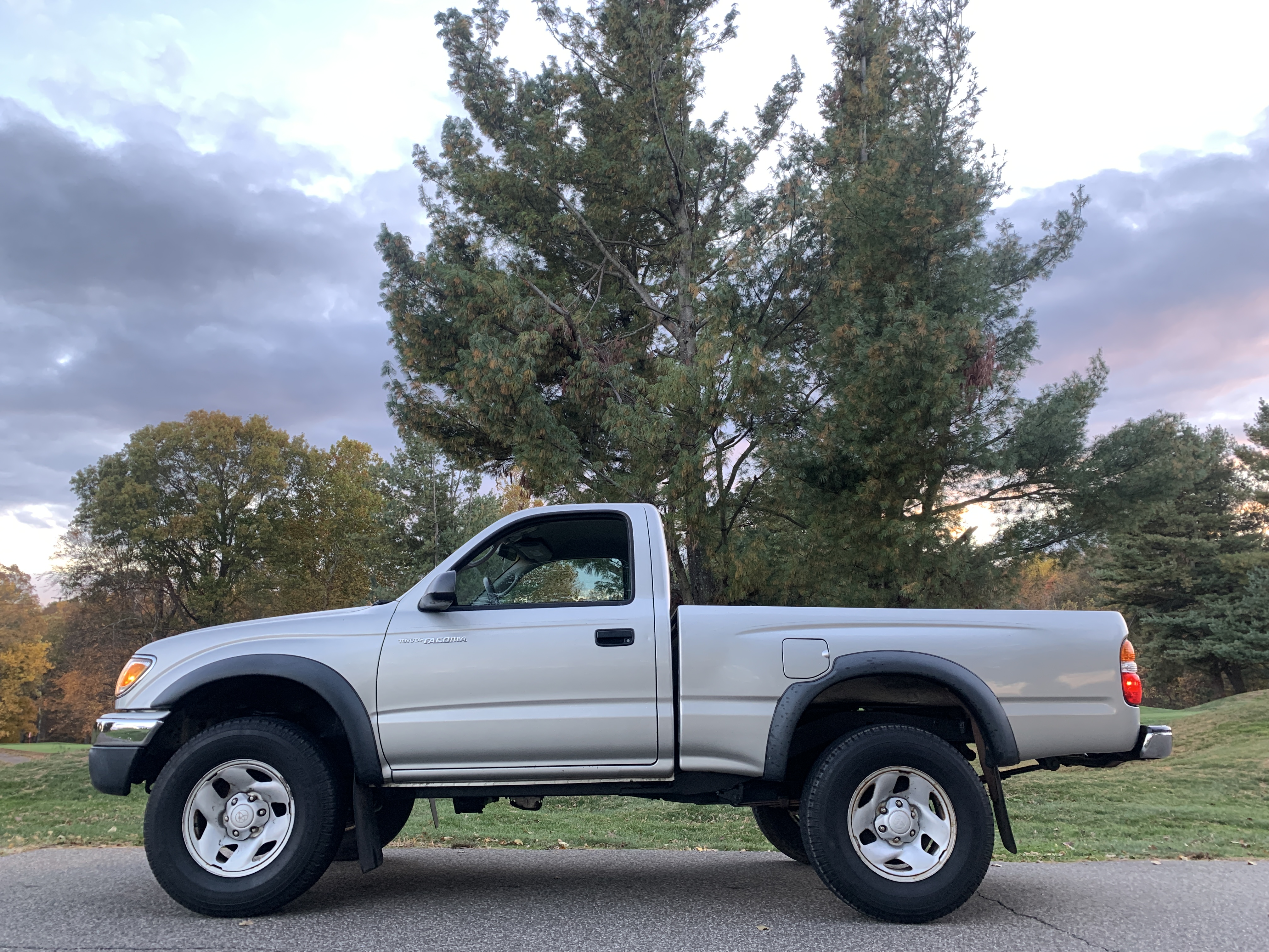 2004 Toyota Tacoma SR5 4x4 Pickup — photo 10